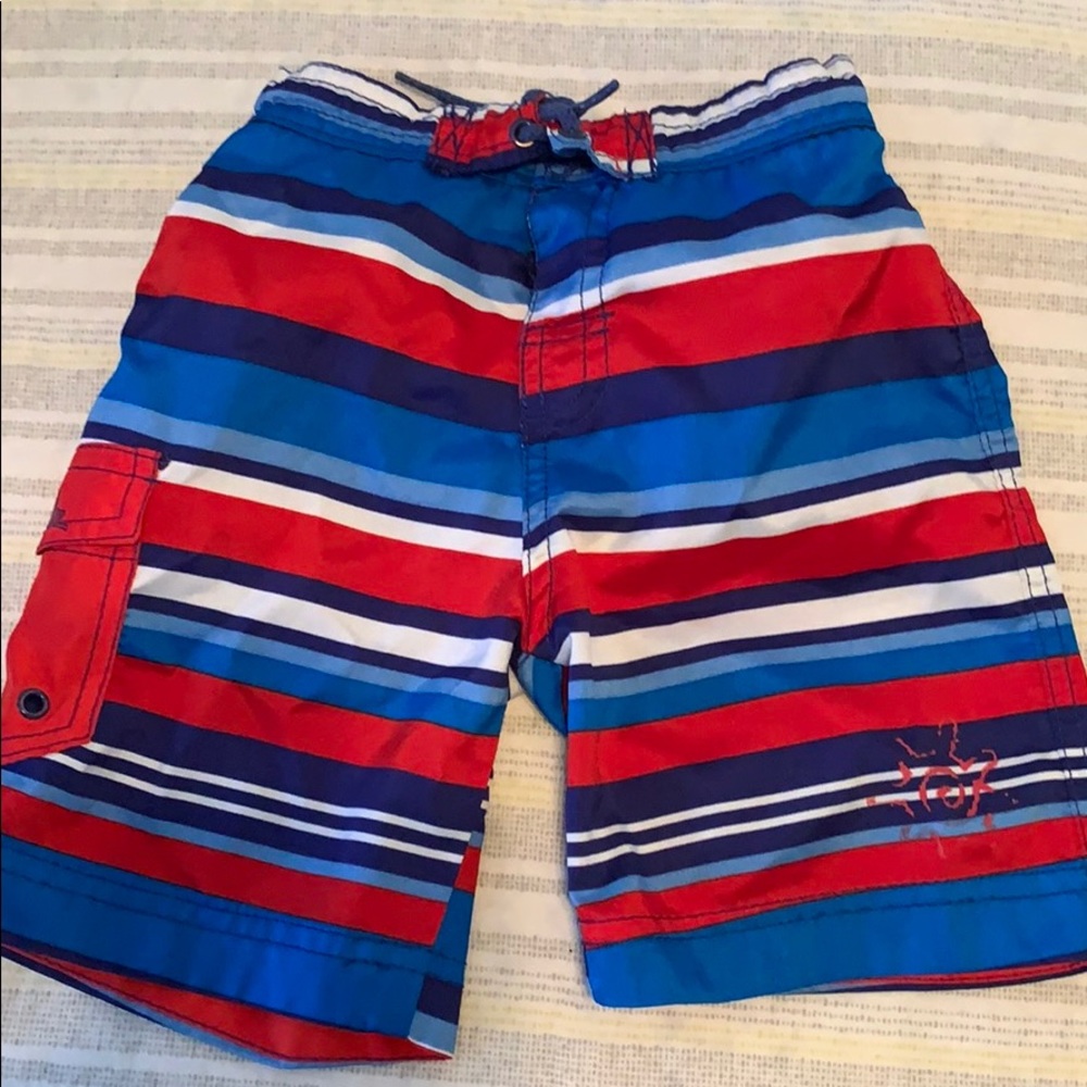 UV Skinz boys’ bathing suit.